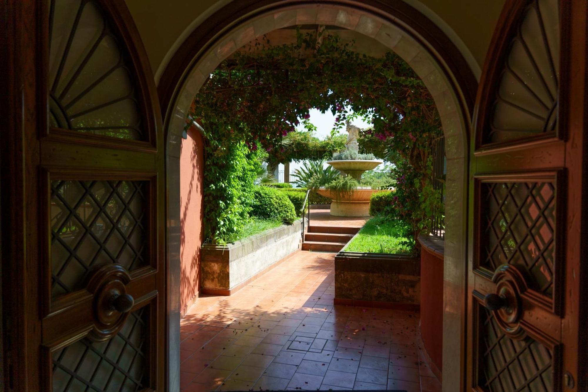 Suite Aphrodite - Exclusive Flat Salerno Exteriör bild