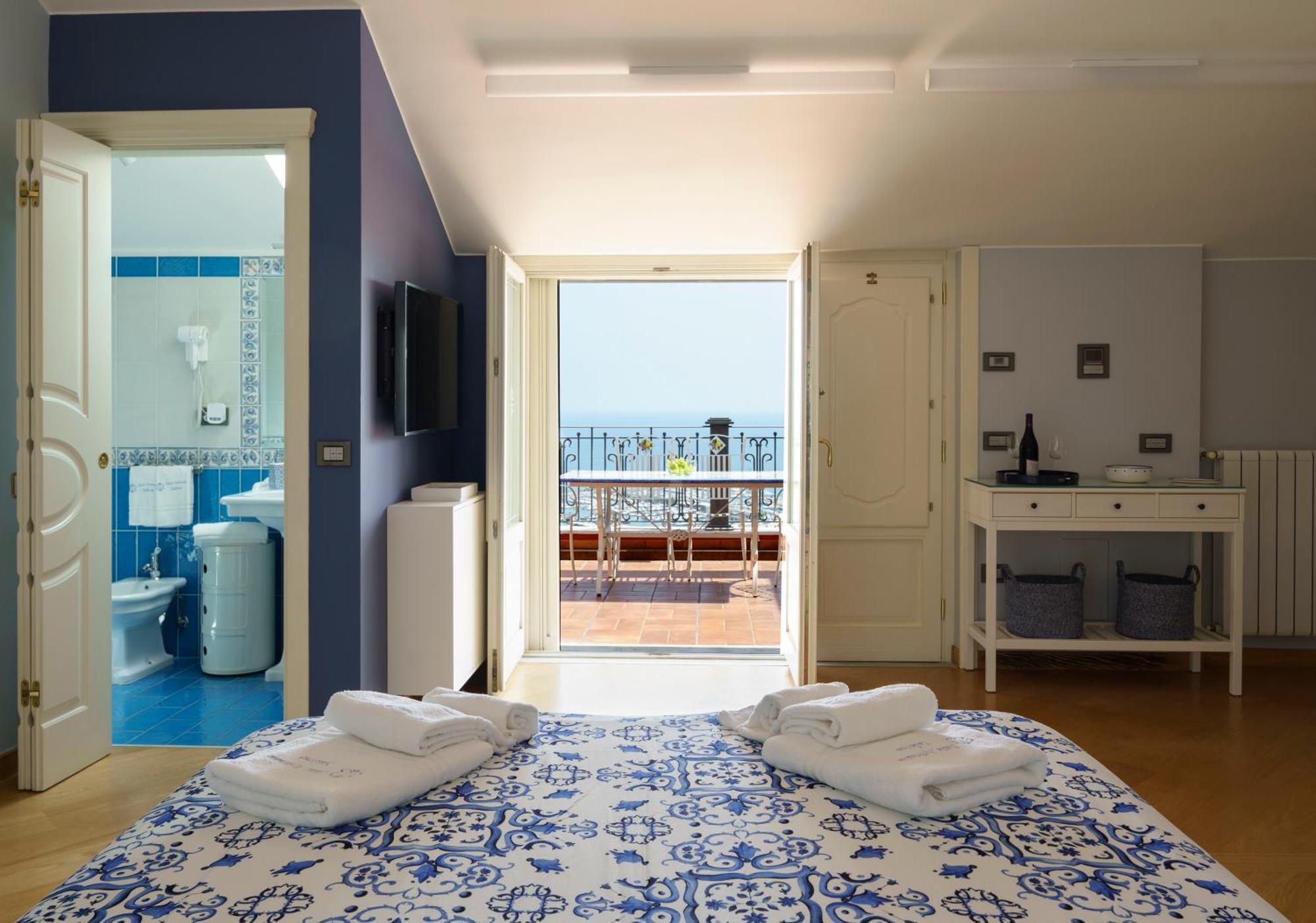 Suite Aphrodite - Exclusive Flat Salerno Exteriör bild